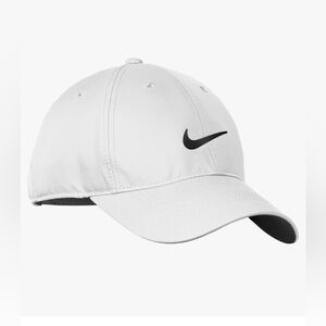 Nike White SnapBack Cap - Size Medium/Large